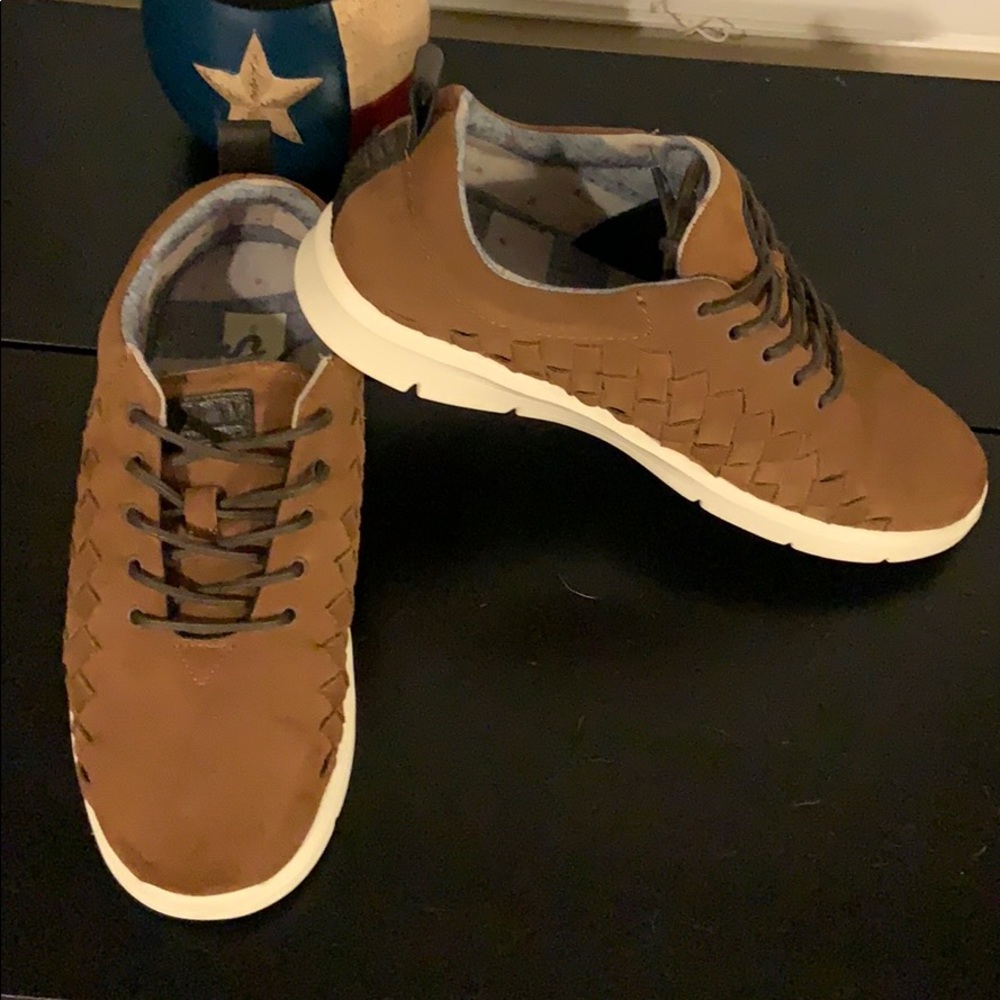 Vans - Picture 2 of 2